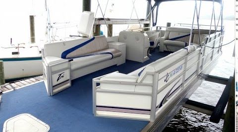 2000 JC Pontoon 22.5 foot performance toon