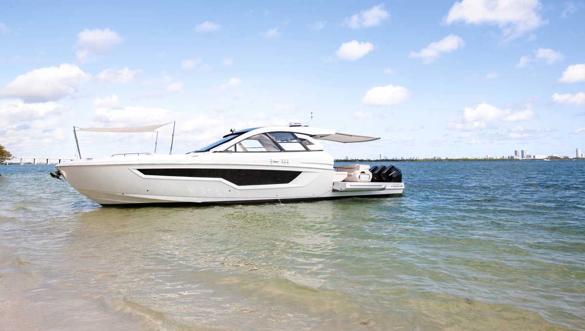 2022 Cruisers Yachts 50 GLS