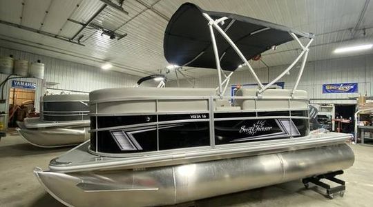 2022 SunChaser 16 LR 40HP BUNK TRAILER