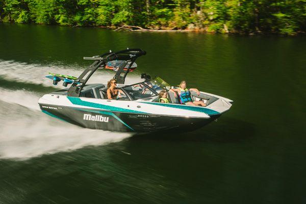2021 Malibu Boats Wakesetter 21 MLX