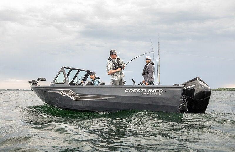 Crestliner 2050 Commander dual-console aluminium fishing boat