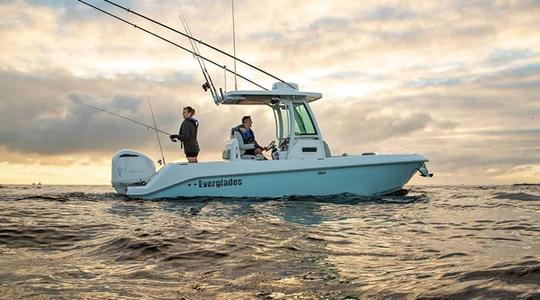 2022 Everglades 235 CC