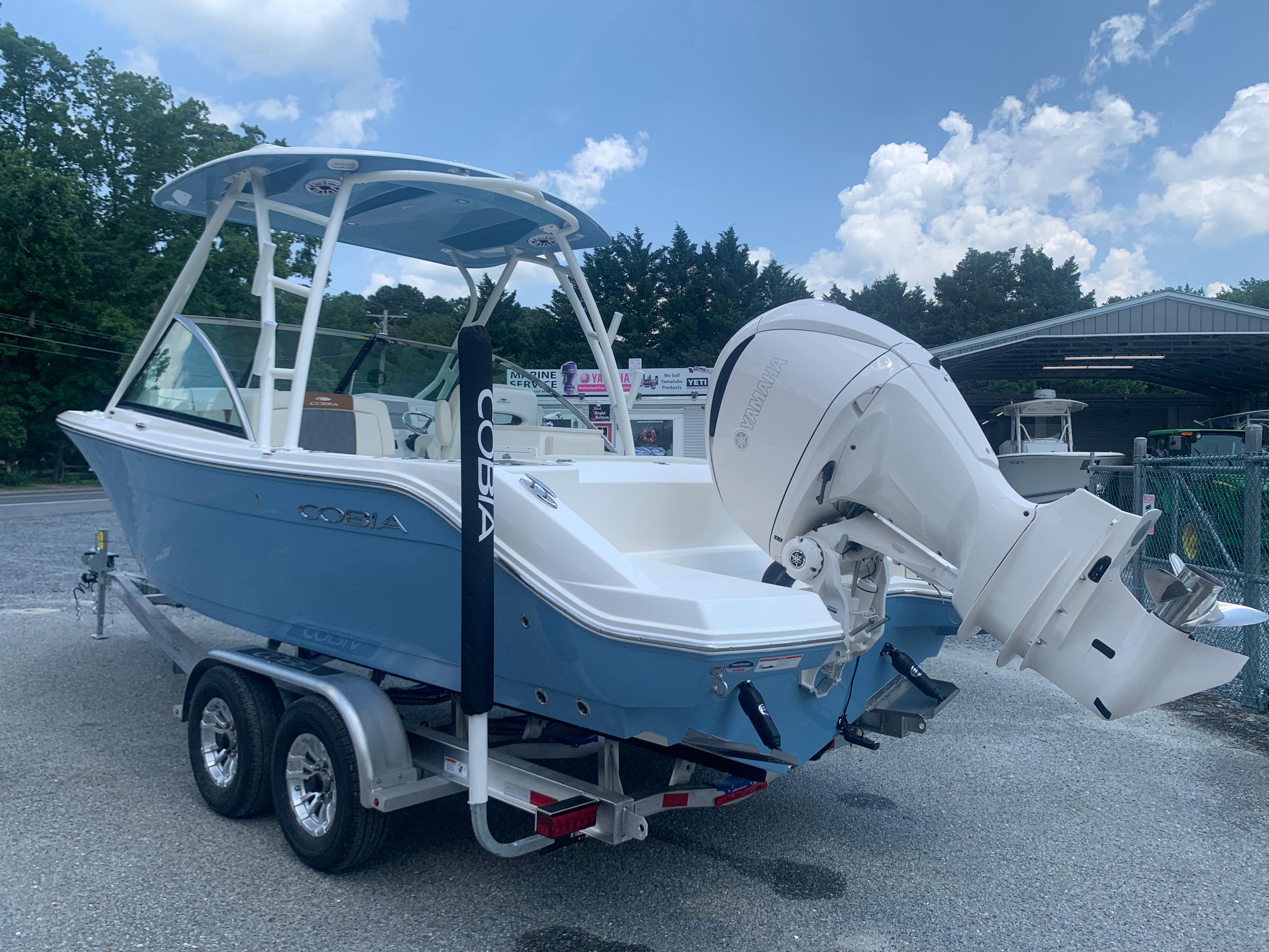 2022 Cobia Boats 240 Dual Console