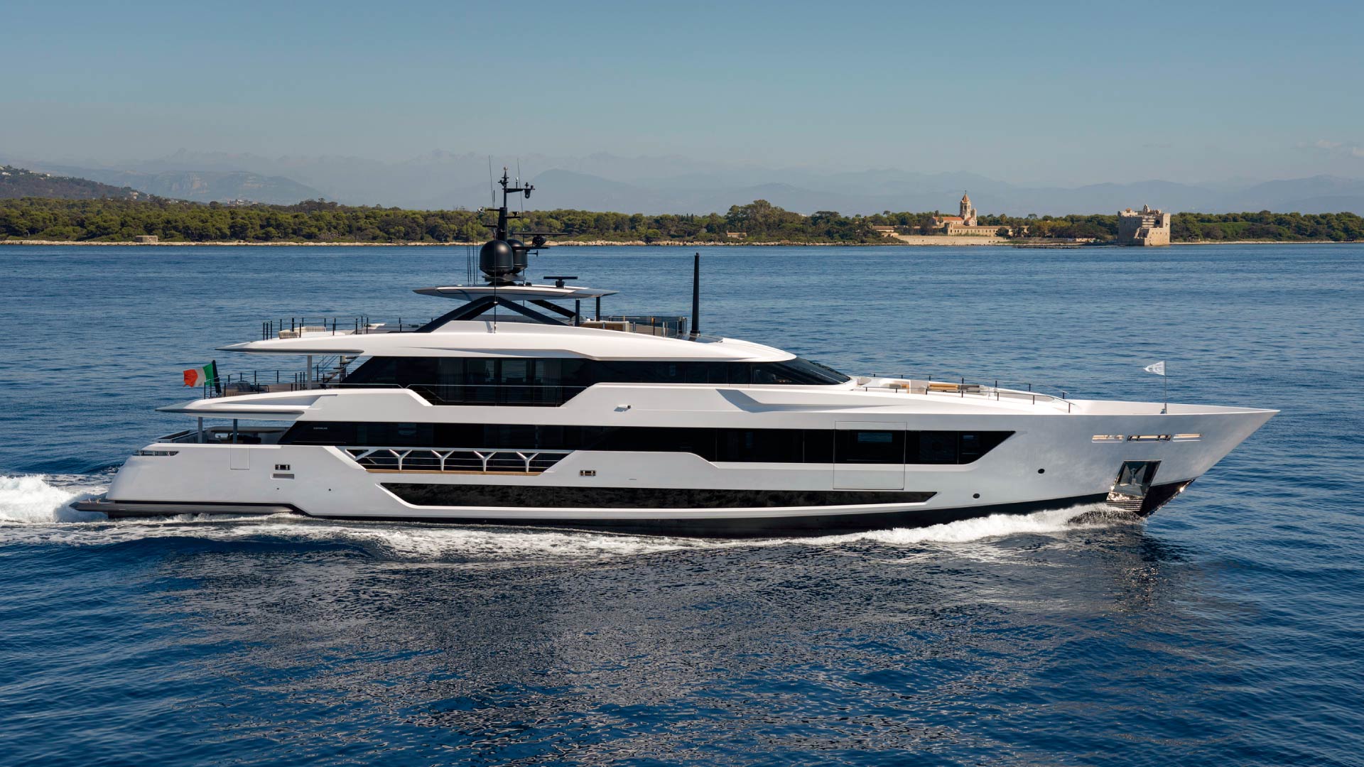 2022 Custom Line 140