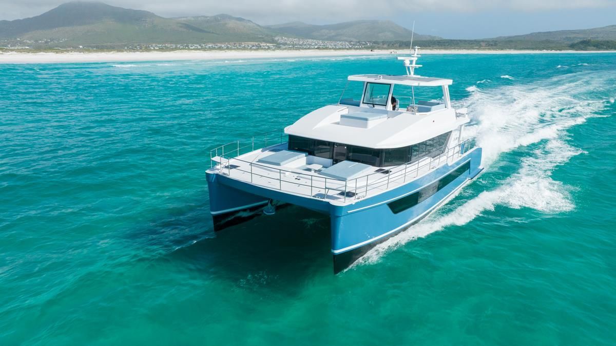 2023 Two Oceans 555 Power Catamaran