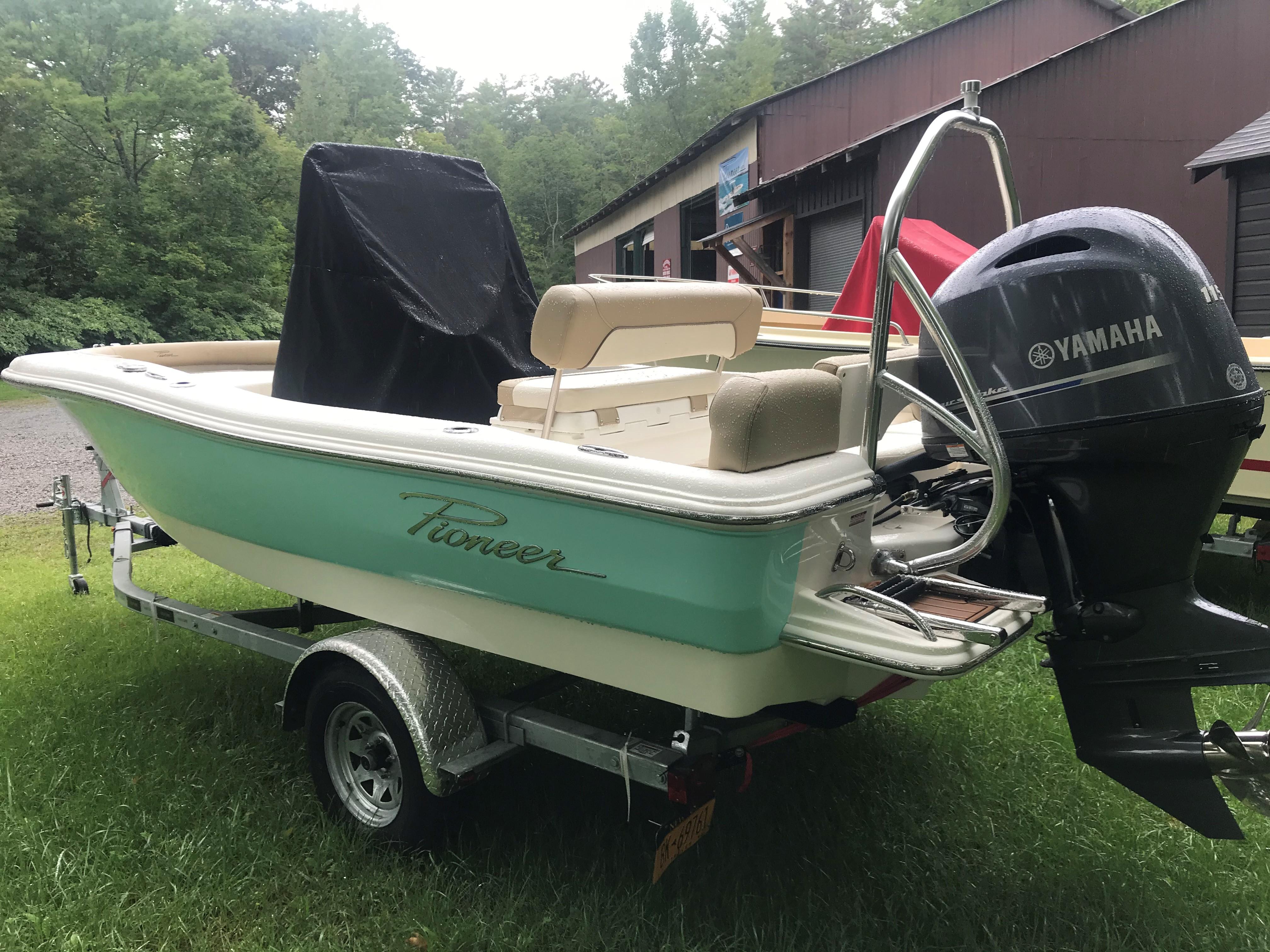 2022 Pioneer Boats 180 Islander