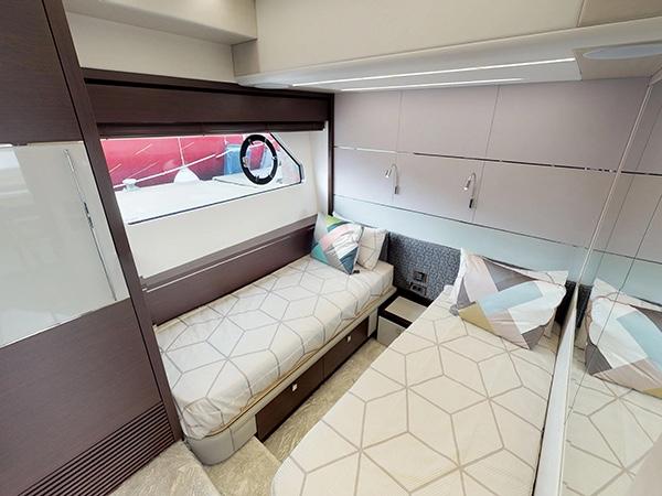 2025 Sunseeker 55 Sport Yacht