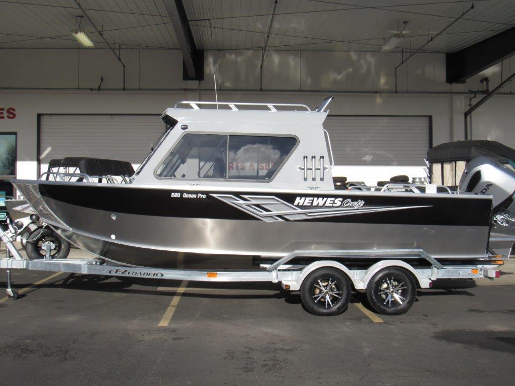 2022 Hewes Craft 220 Ocean Pro HT