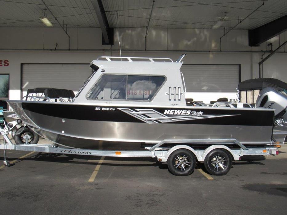 2022 Hewes Craft 220 Ocean Pro HT