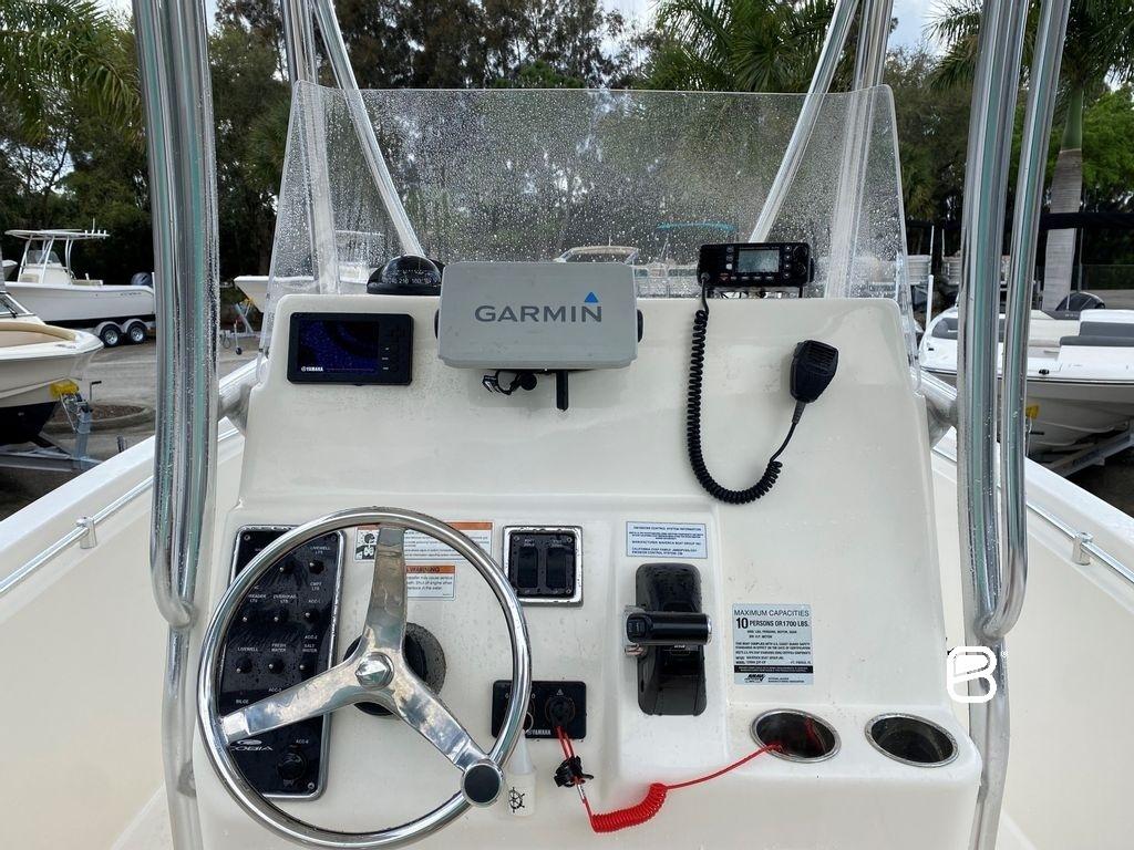 2018 Cobia Boats 237 Center Console