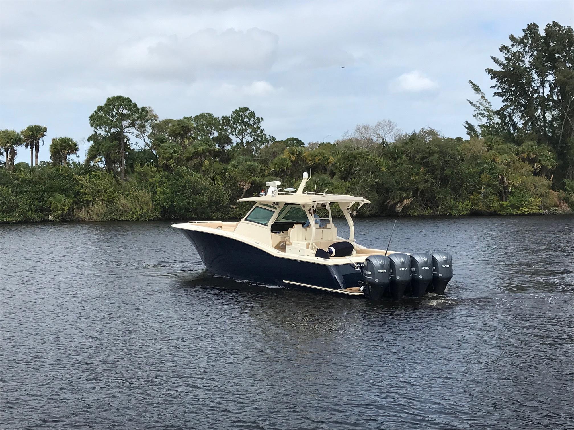 2017 Scout Boats LXF