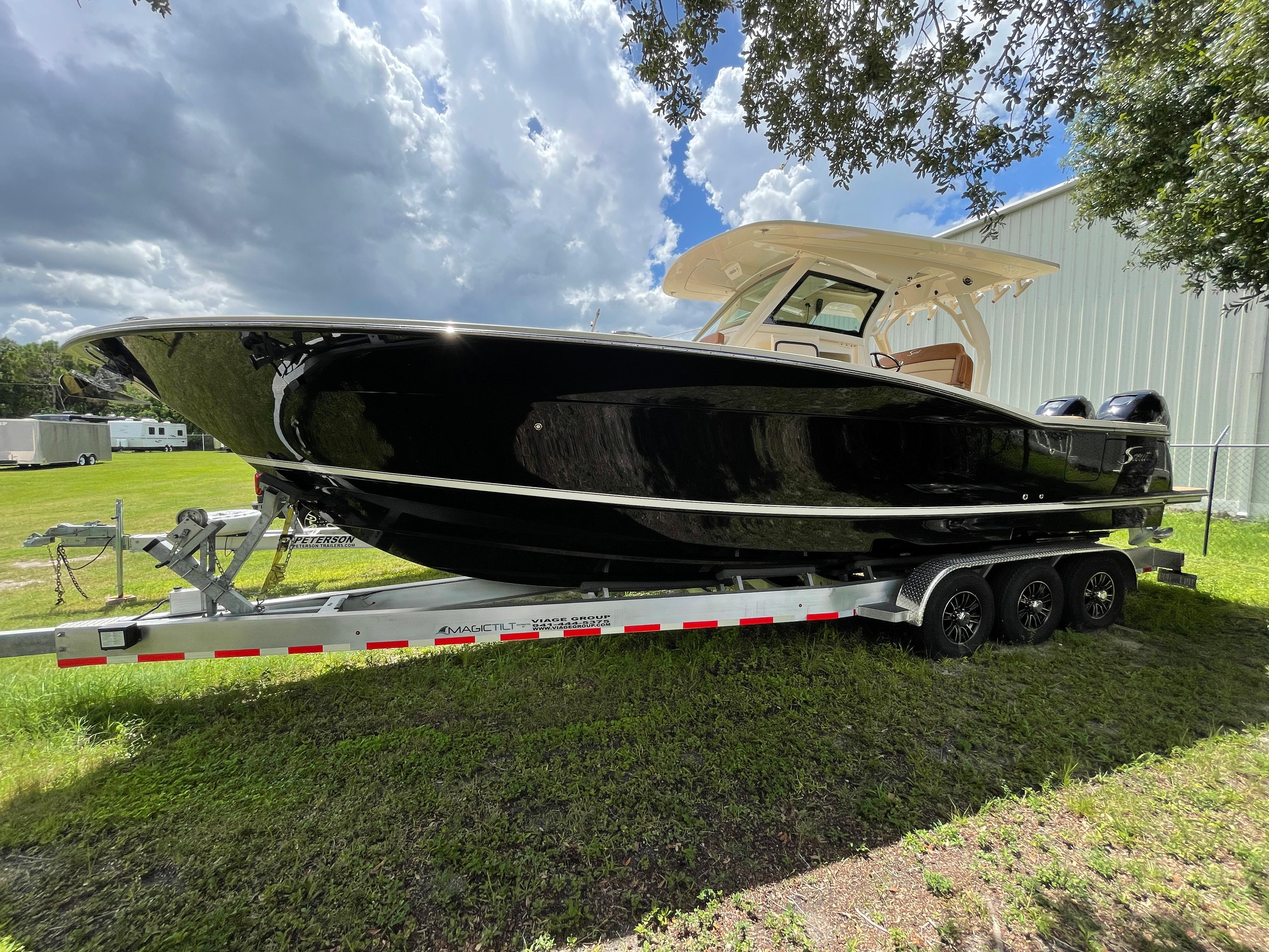 2021 Scout Boats 330 LXF