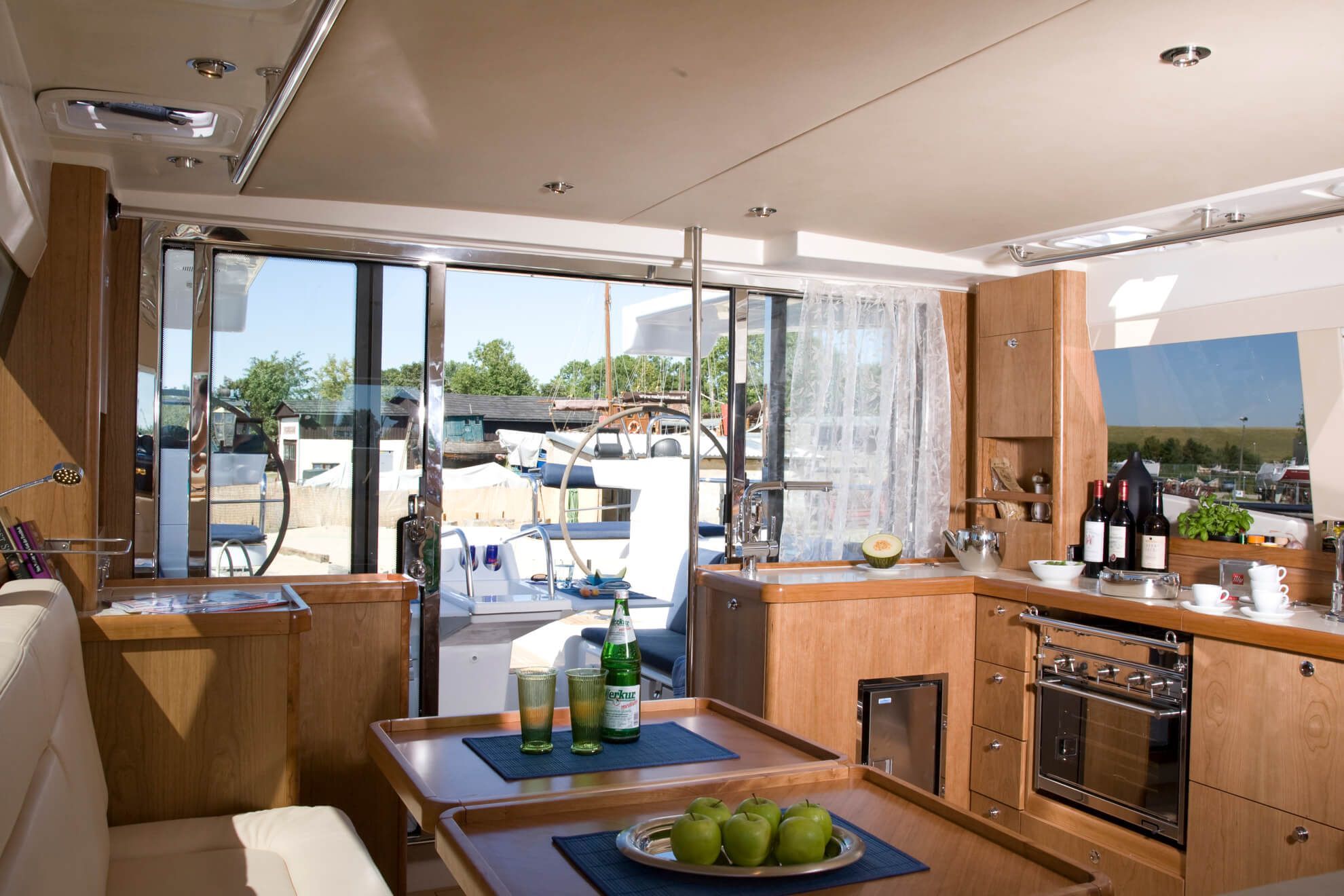 2022 Moody Yachts Decksaloon 45