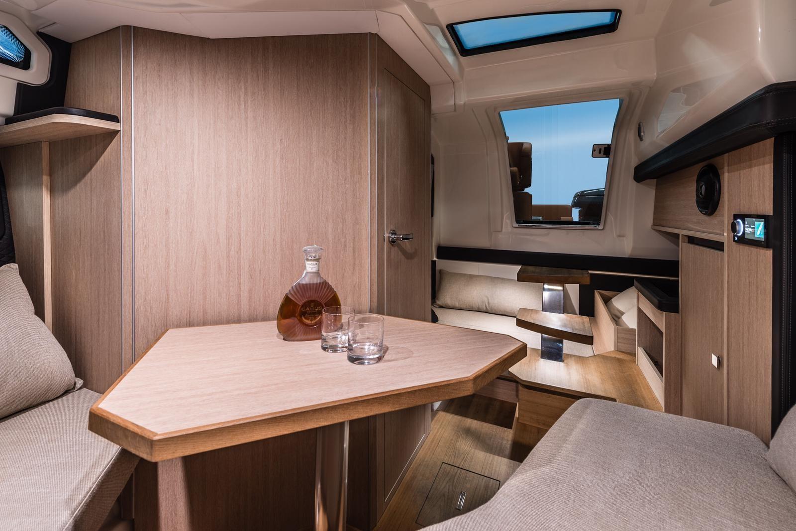 2020 Cranchi Yachts C30 Endurance