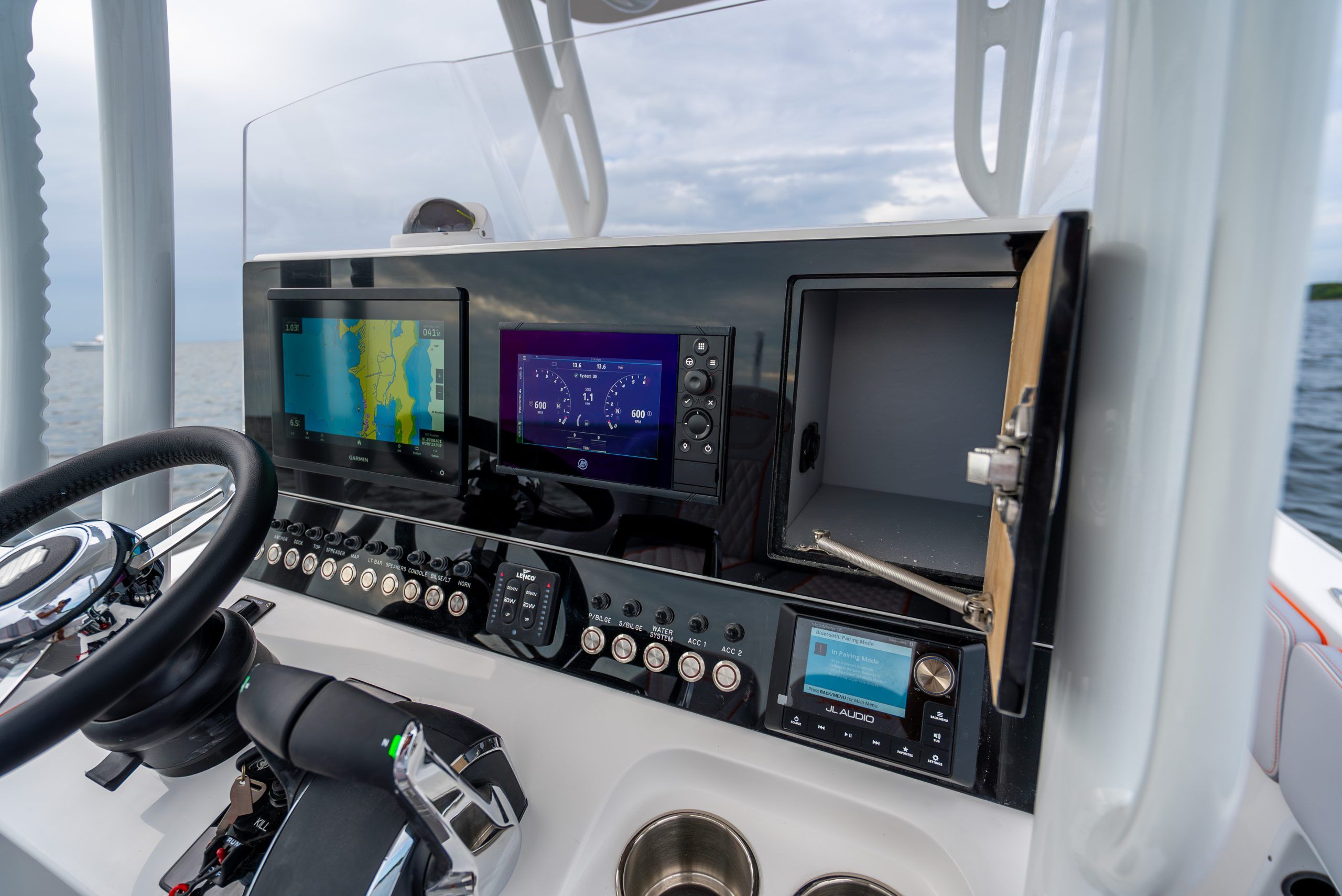 Concept 27 Open Deck centre console, photo 4