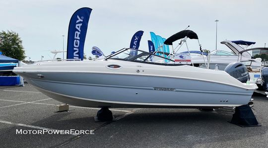 2021 Stingray Boats Stingray 231DC