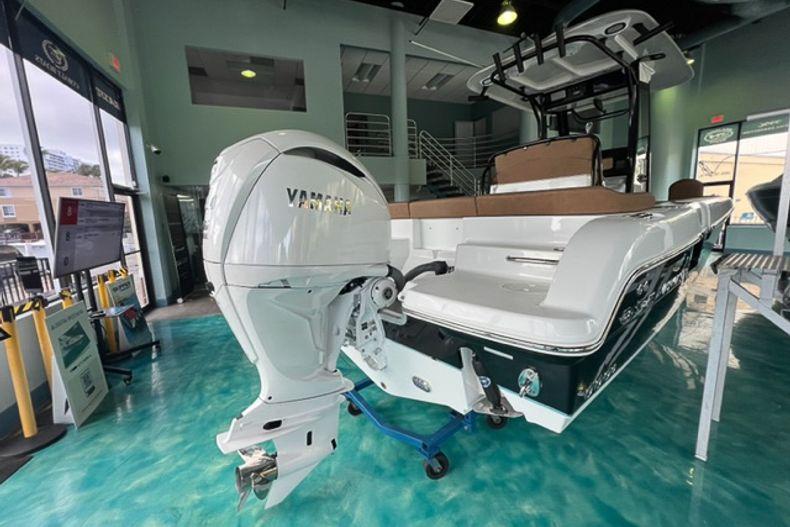 2022 Sea Hunt Escape 25