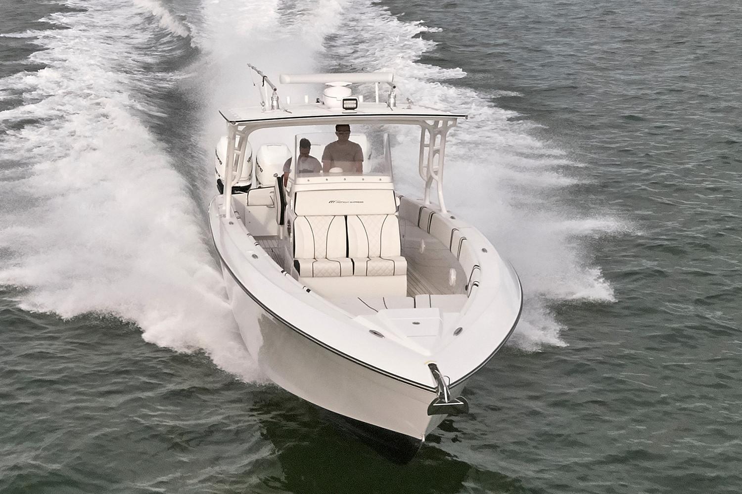 2022 Midnight Express 39S Open