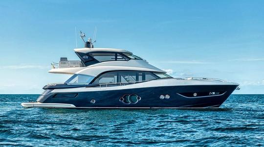 2020 Monte Carlo Yachts MCY 76 Skylounge