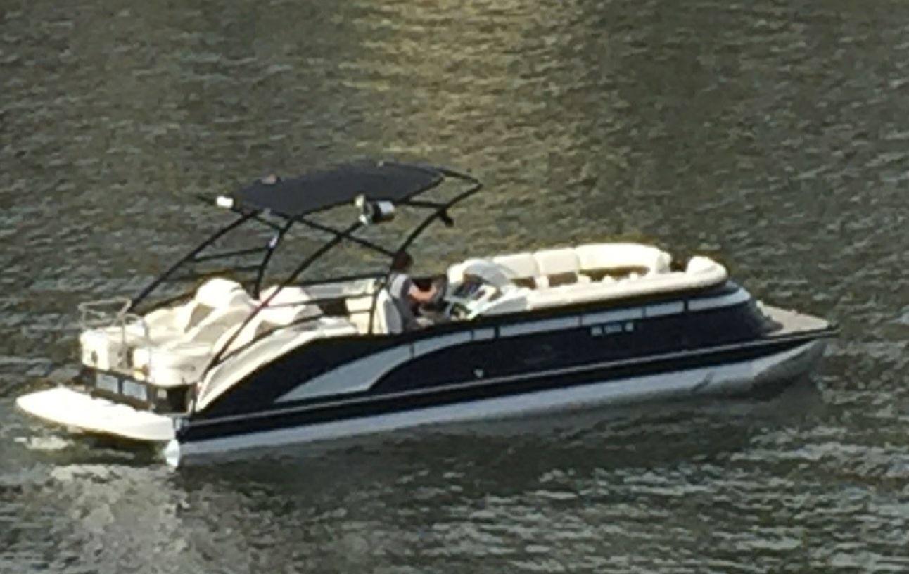 2016 Bennington 2575 QCW I/O