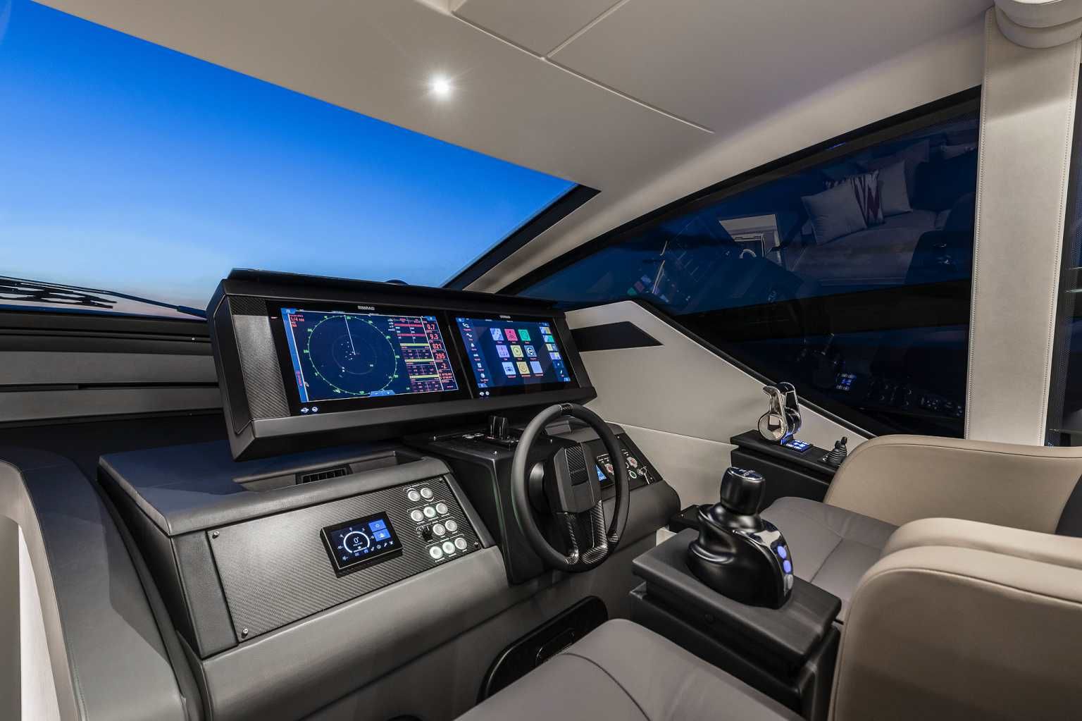 2021 Pershing Yachts 6X