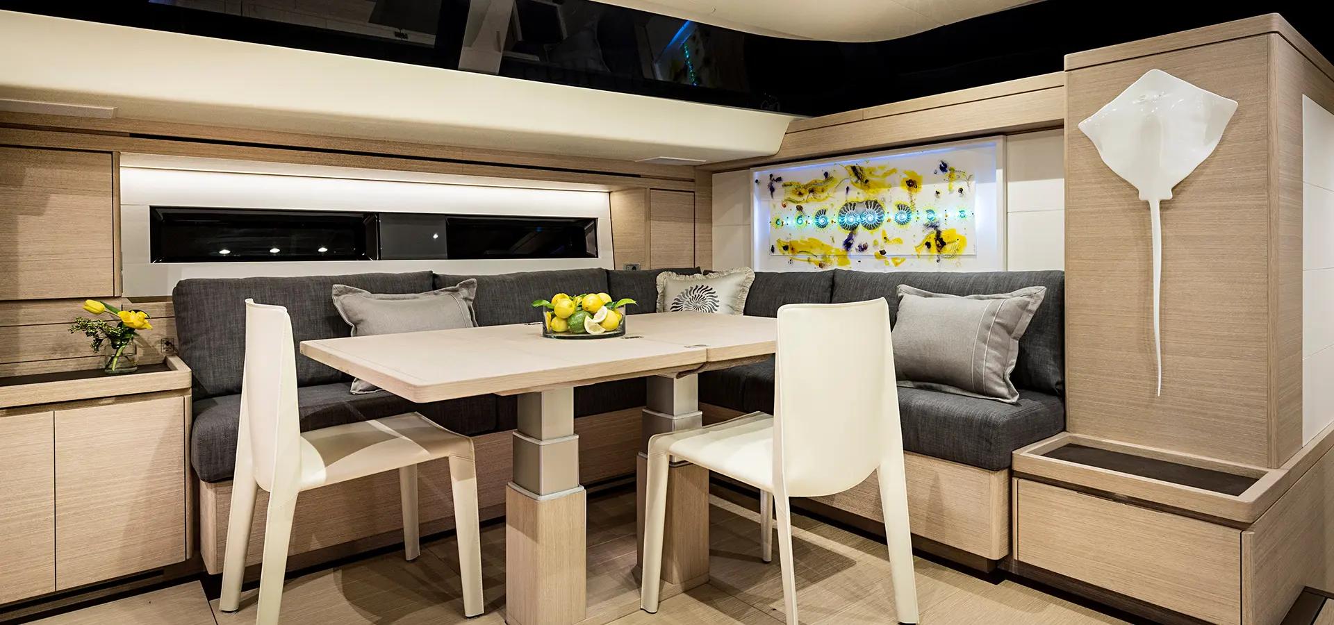 2016 Southern Wind SW82 Ammonite