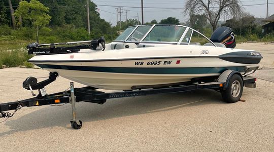 2016 Triton Boats SF-19