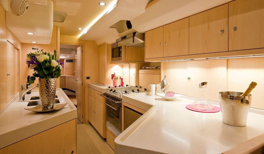 2011 Oyster Yachts 625