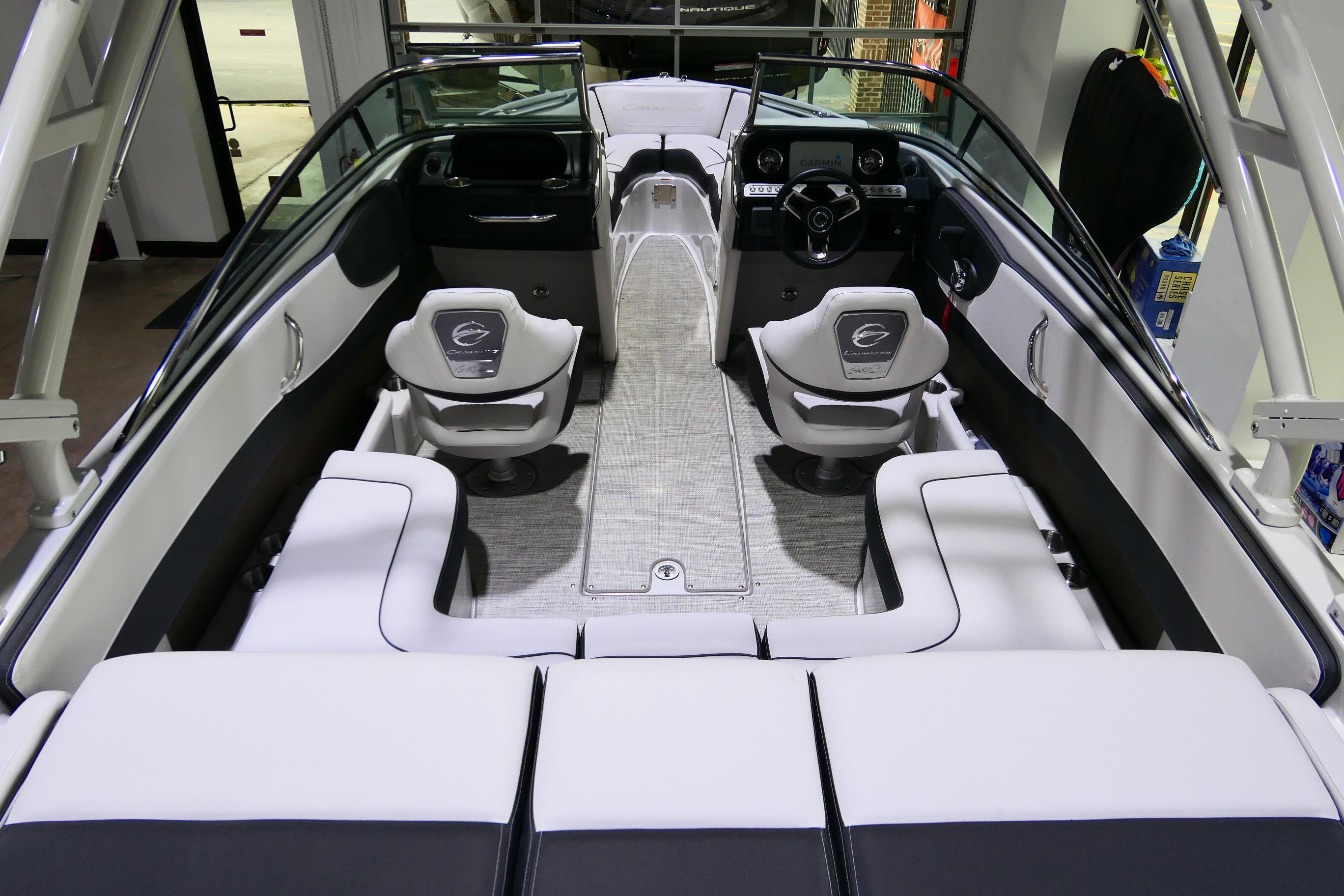 2022 Crownline 240SS