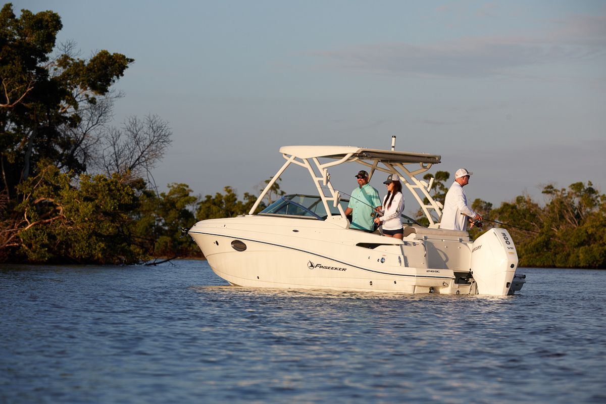 2024 Crownline 240 DC