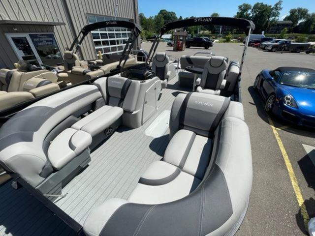 2022 Sylvan L-3 CLZ Tritoon - In Stock