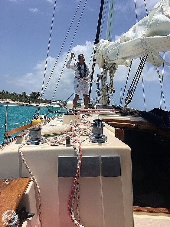 1990 Island Packet Yachts 38