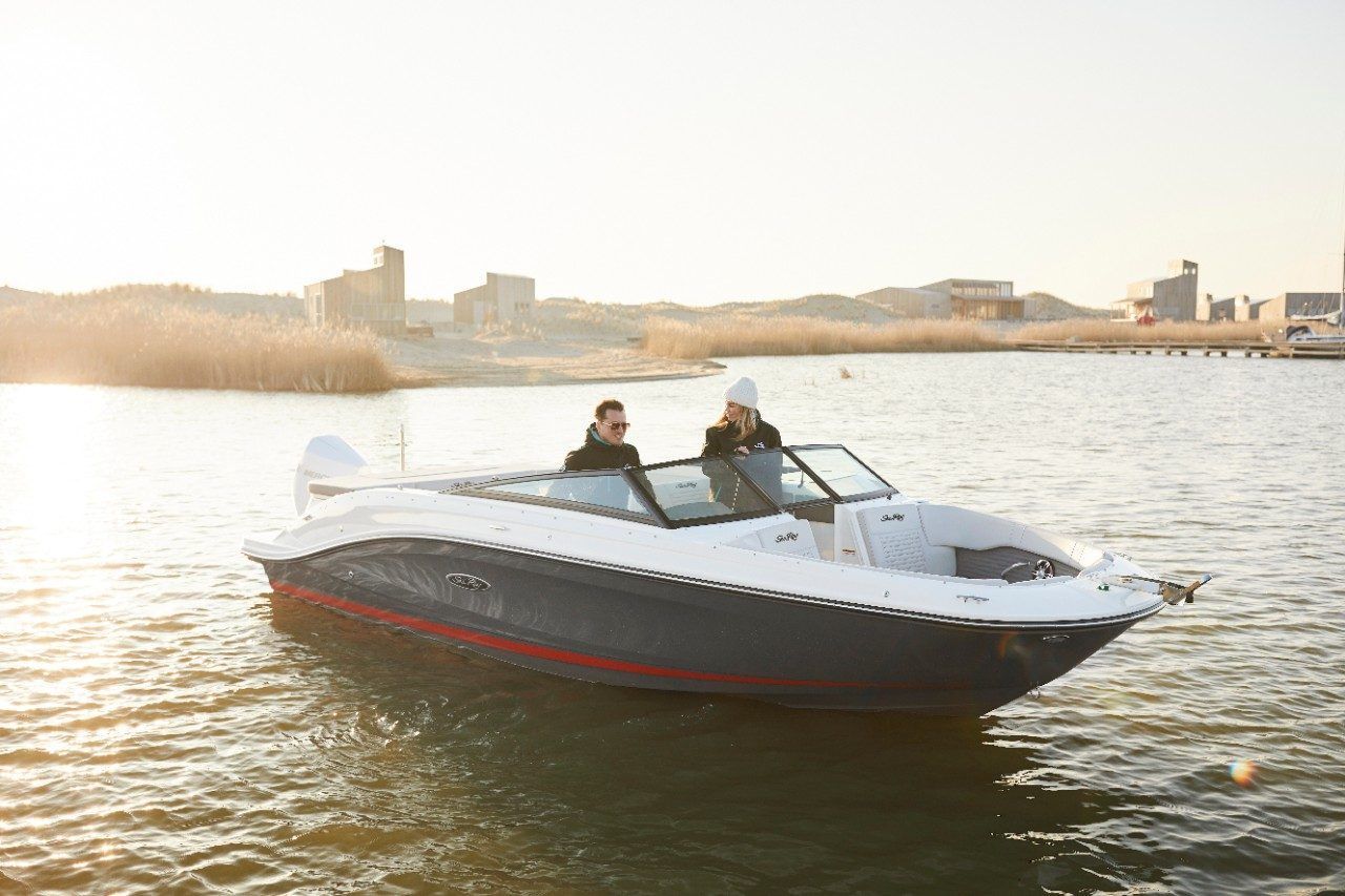 2022 Sea Ray SPX 230 Outboard