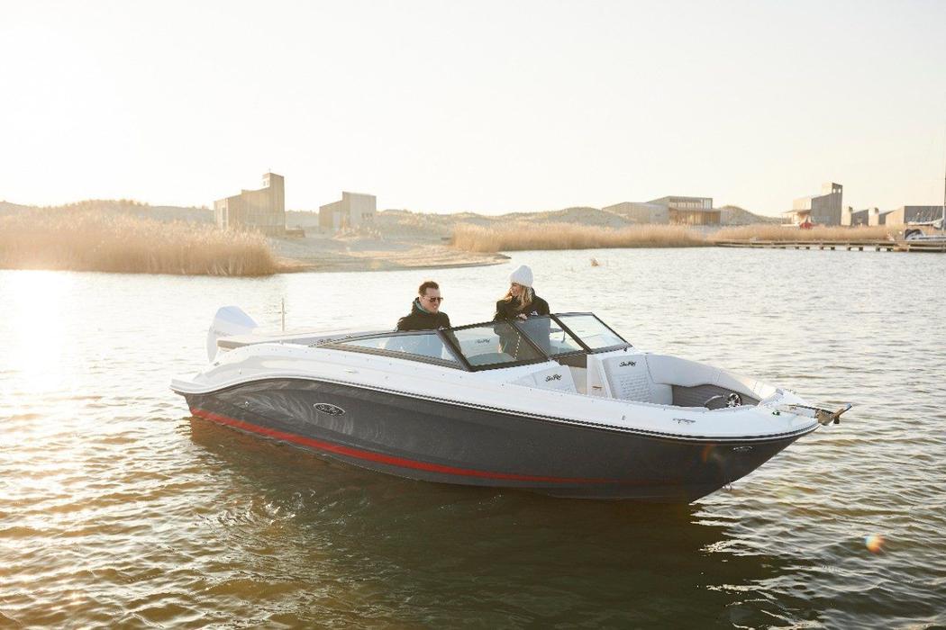 2022 Sea Ray SPX 230 Outboard