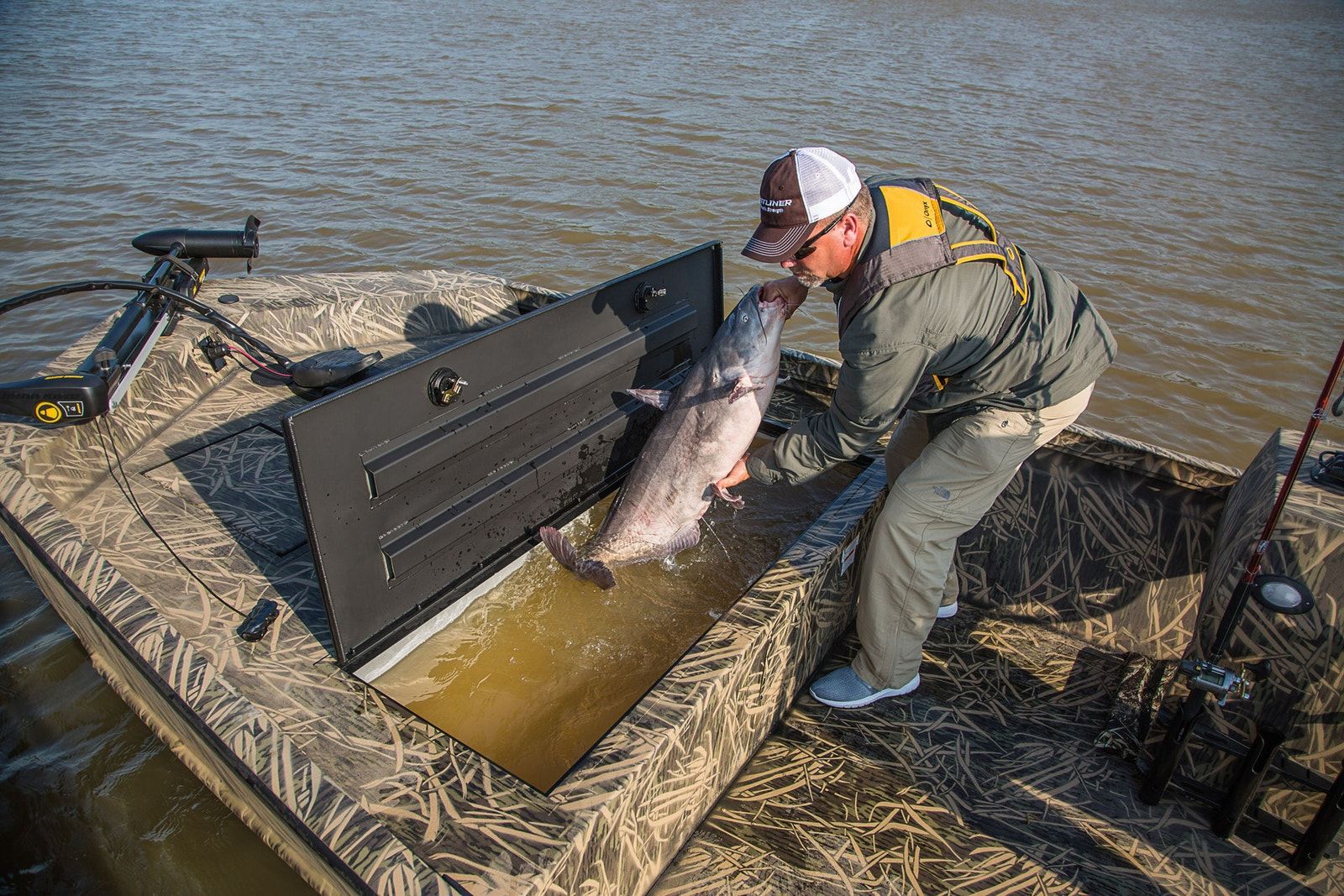 Crestliner 2070 Retriever SCHD key features