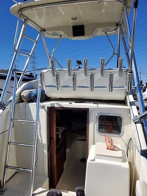 1982 24 Flybridge Sportsfisher