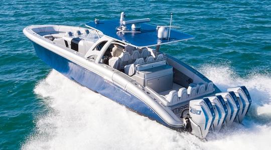 2022 Midnight Express 43 Solstice