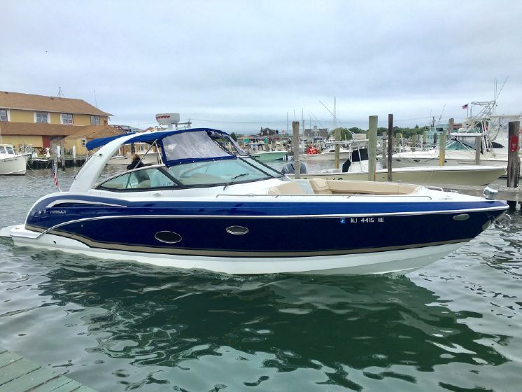 2013 Formula Boats 350 Crossover Bowrider