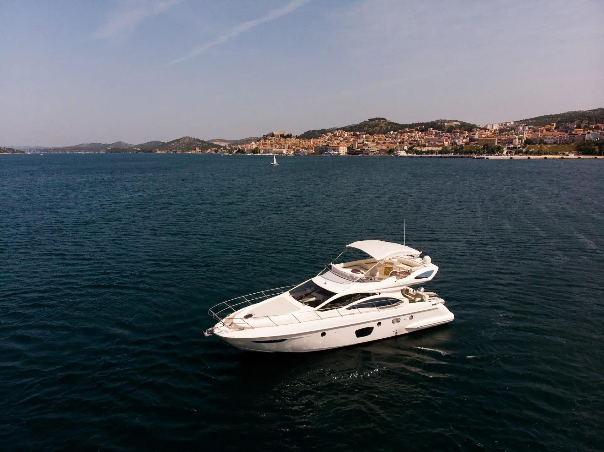 2010 Azimut Yachts 47 Fly