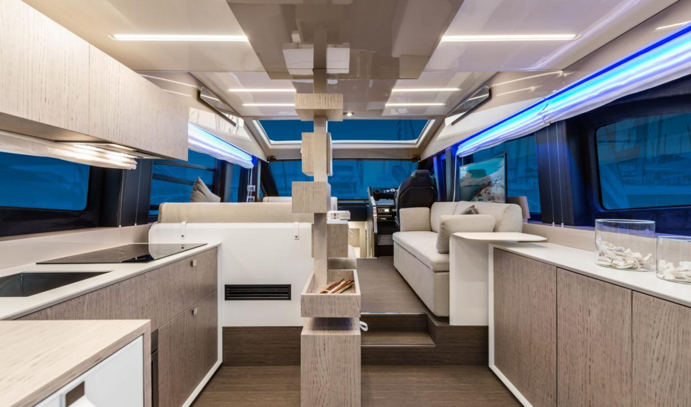 2022 Cranchi Yachts 52 S