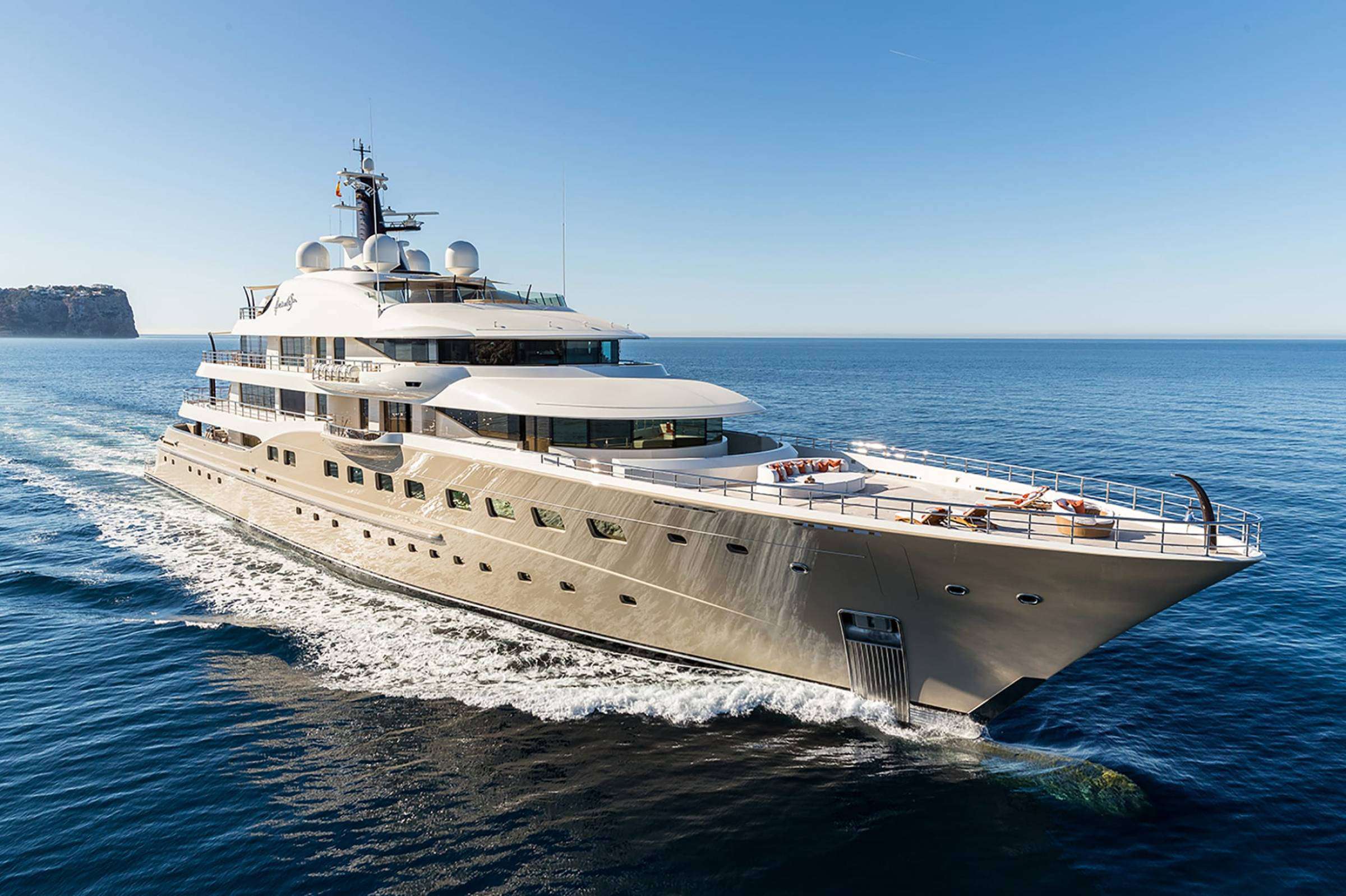 2017 Amels Here Comes The Sun