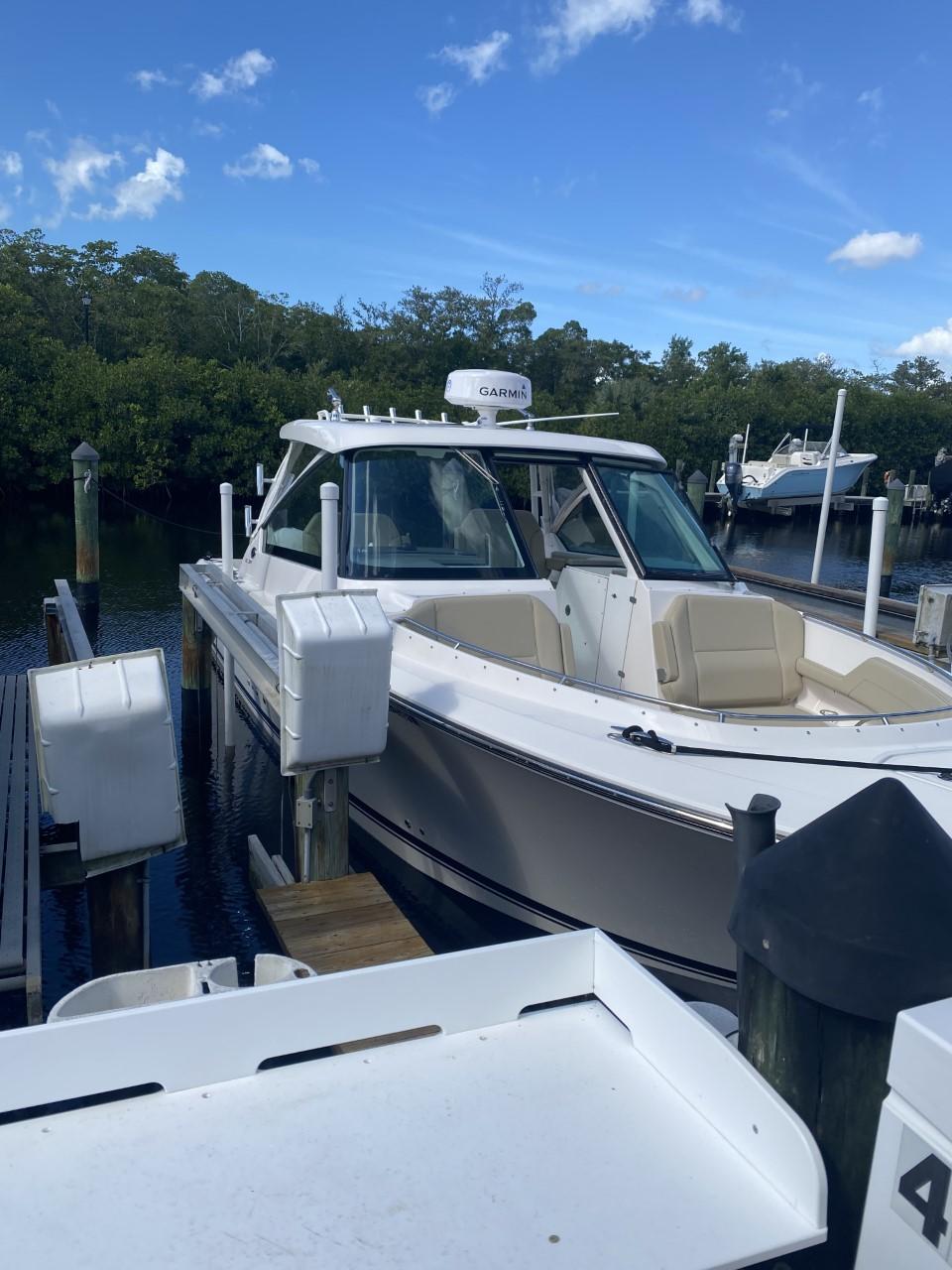2018 Pursuit Boats DC 325 Dual Console