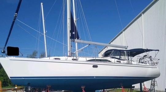 2010 Catalina Yachts 445