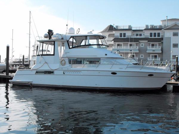 1997 Carver Yachts Cockpit Motoryacht 500