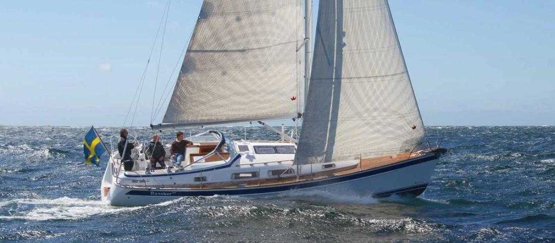 2010 Hallberg - Rassy 372