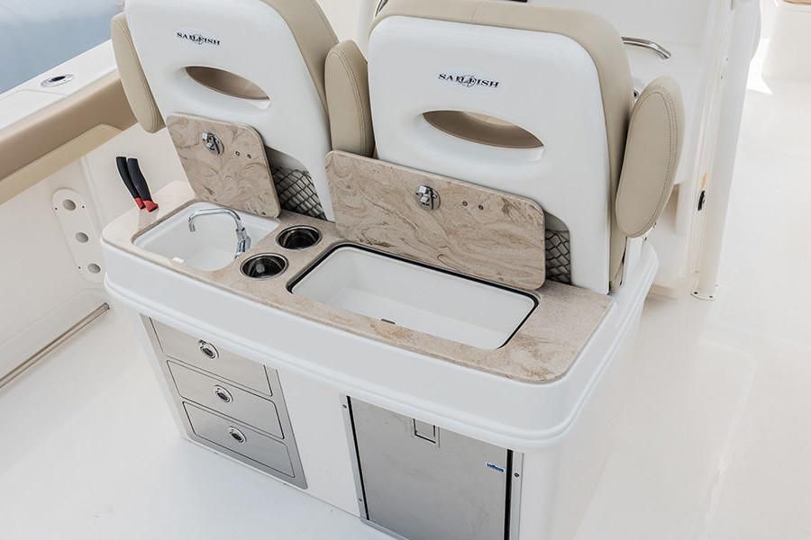 2021 Sailfish Boats 320 CC