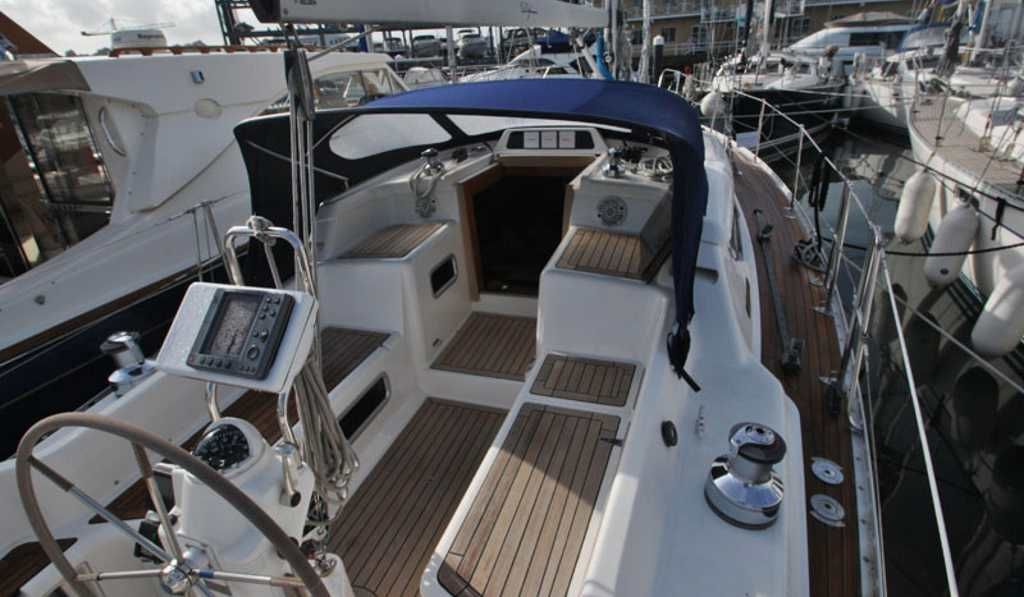 1996 Oyster Yachts 42