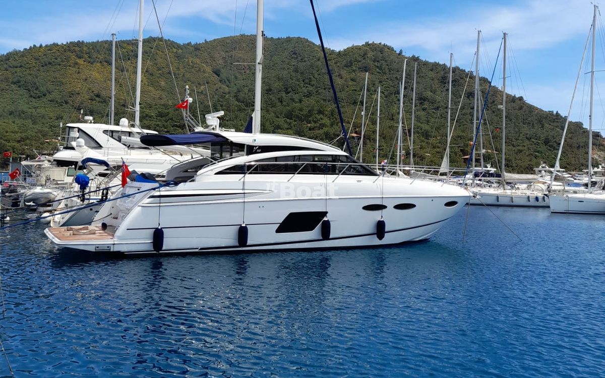 2014 Princess Yachts V52