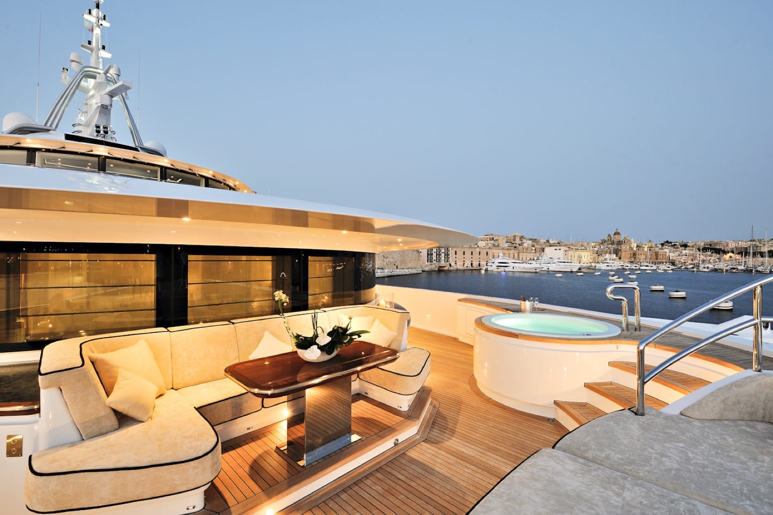 2009 Oceanco Vibrant Curiosity