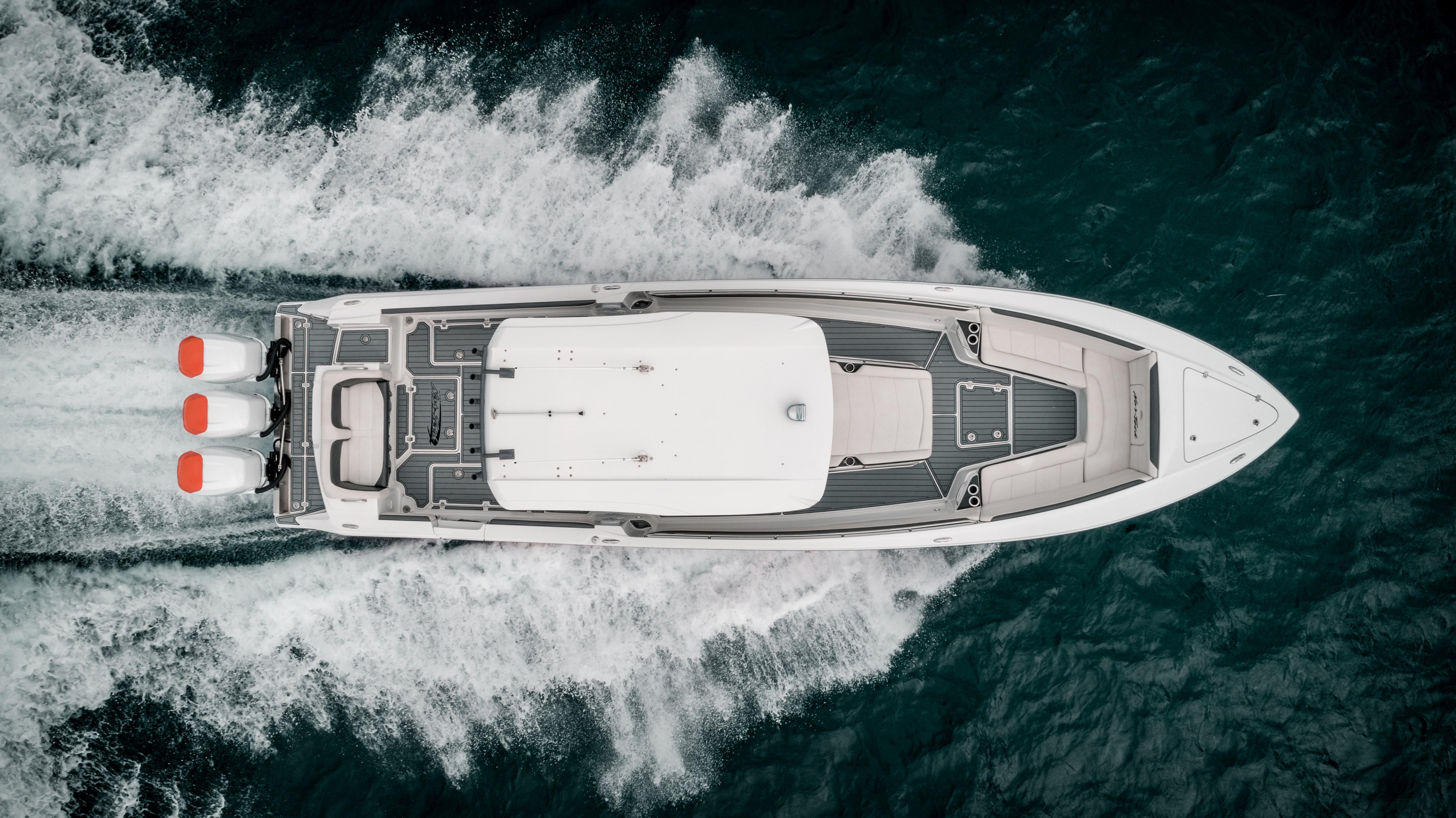 2017 Nor-Tech 390 Center Console